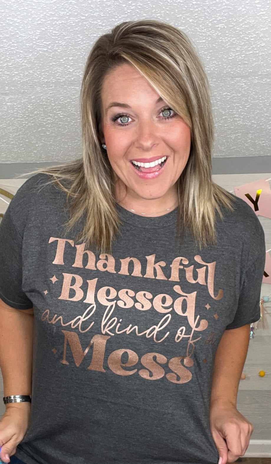 THANKFUL BLESSED GRAPHIC TEE