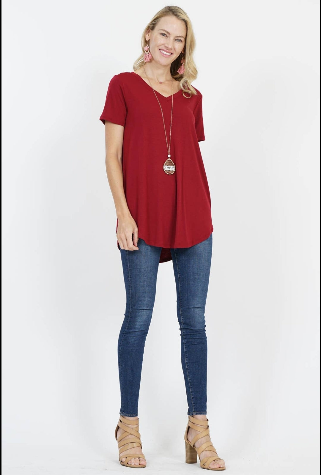 Short Sleeve V-neck round hem top, red