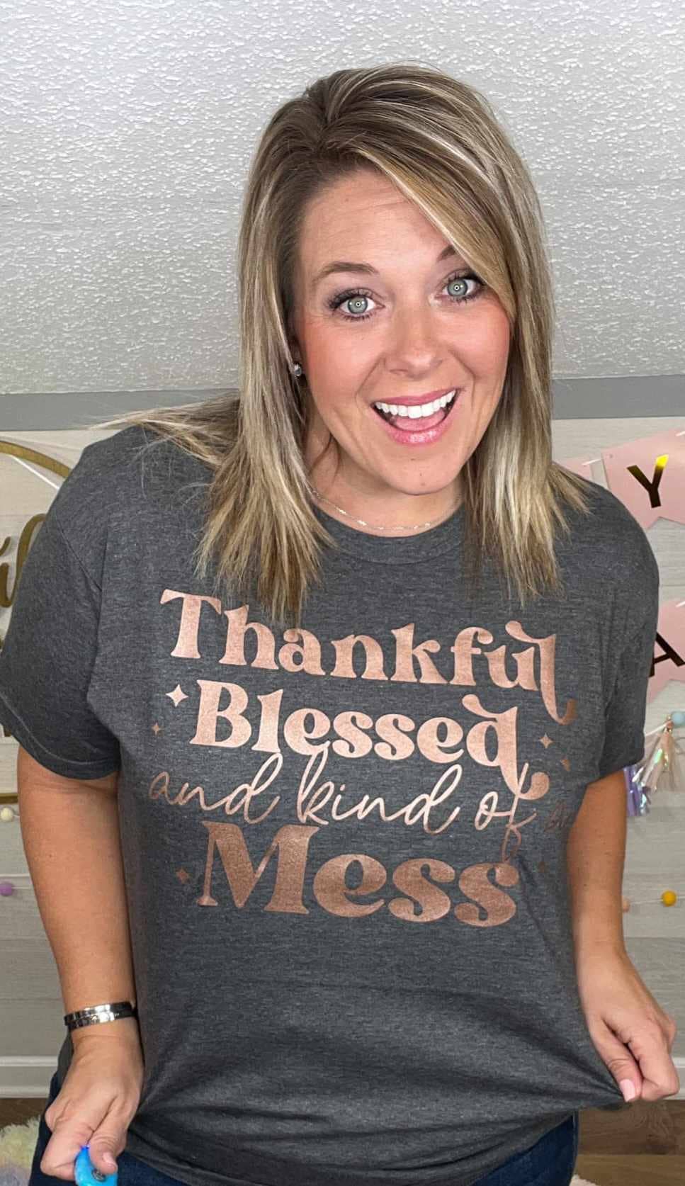 THANKFUL BLESSED GRAPHIC TEE