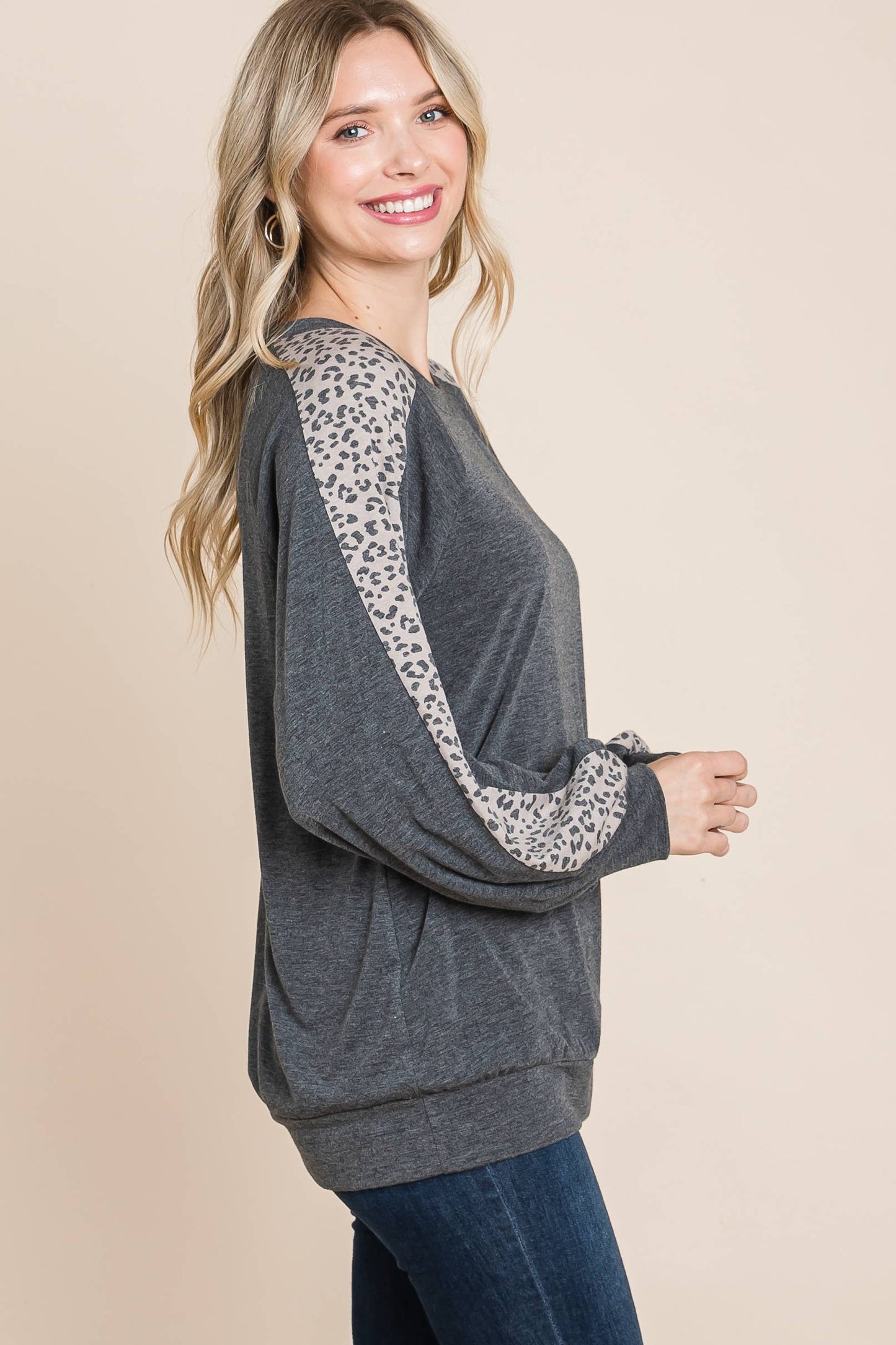 Plus Animal Printed Balloon Sleeves Top