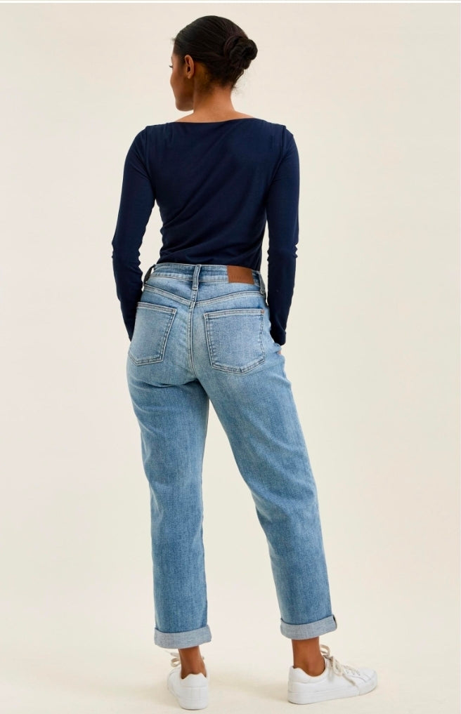 Judy Blue Mid Rise BILLIE boyfriend jeans