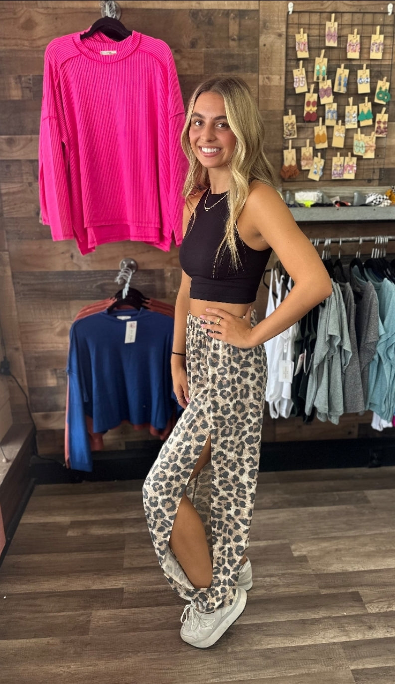 Leo pants with side slit
