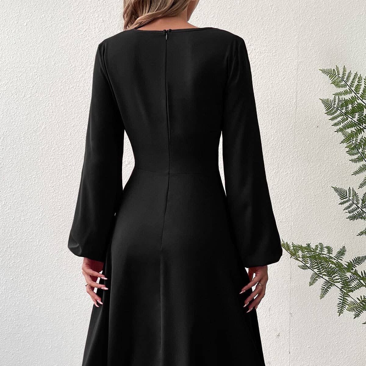 Black V-neck waist long dress